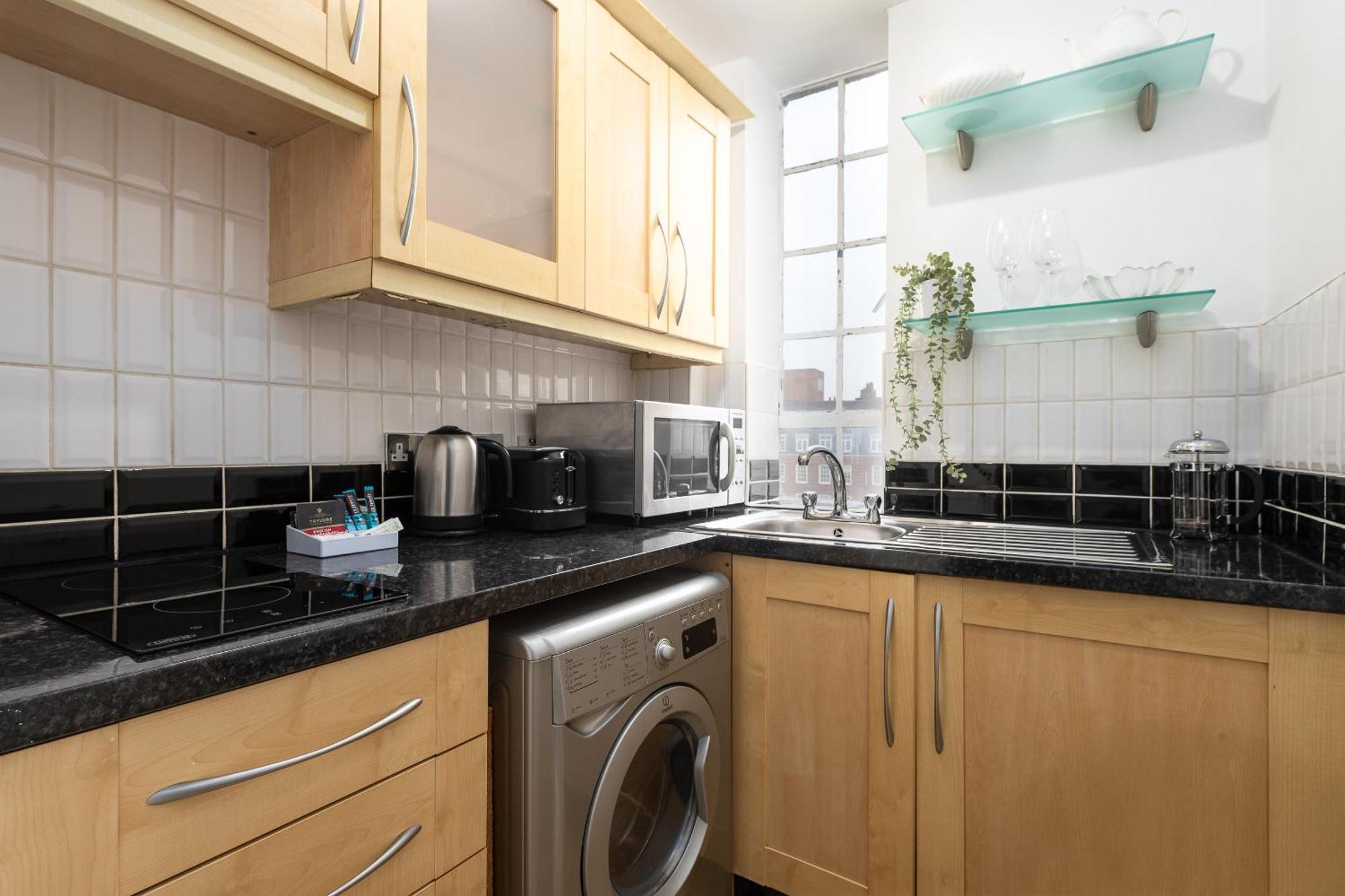 Capital One Bedroom Flat Chelsea Cloisters 724 London Bagian luar foto